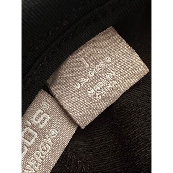 Great Condition Chicos ZENERGY Cargo Crop Pants Black Pull On Pants Comfy Lounge - Picture 5 of 8